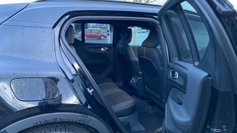 Volvo XC40 2.0 B3P Plus Dark 5dr Auto Petrol Estate